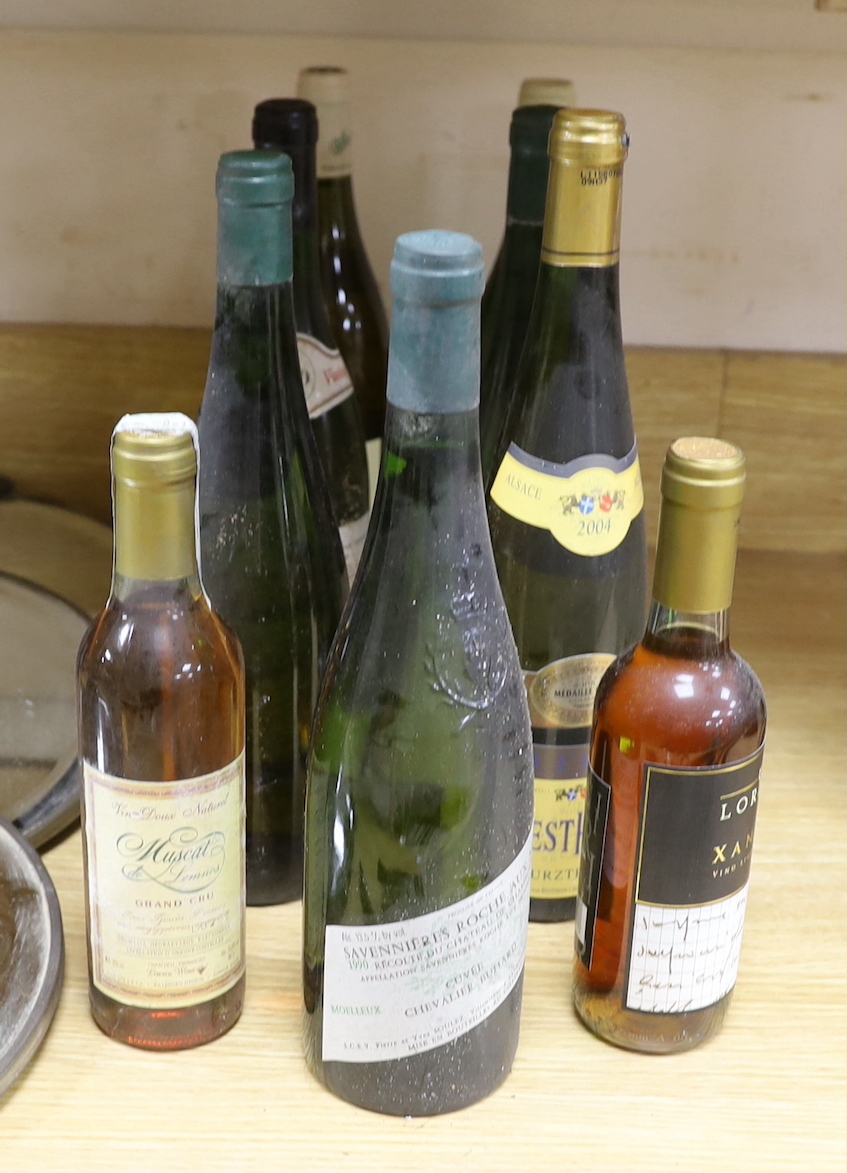 Nine bottles of various mixed wines, to include Chateau du Layon, Bestheim, etc.